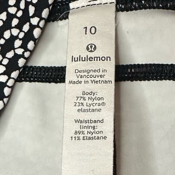 Lululemon In Movement 7/8 Tight Everlux Leggings Black White Print Size 10 - Picture 8 of 12